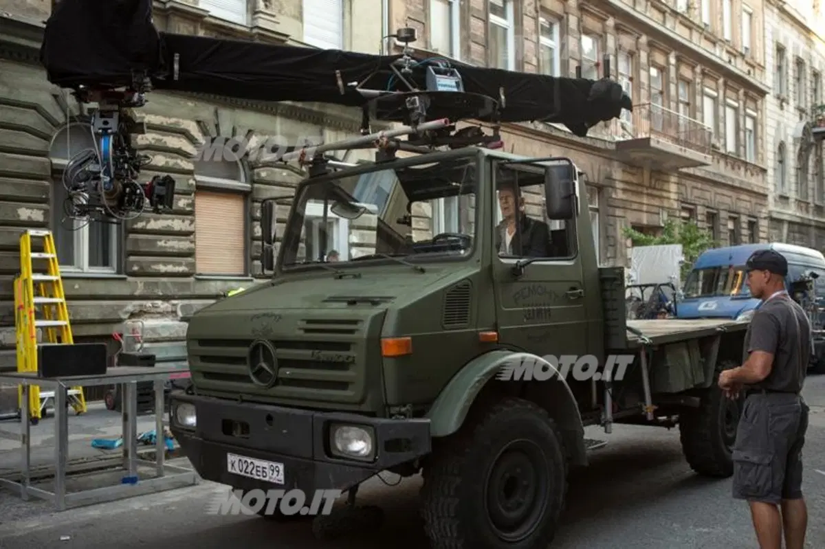 Die Hard - Un buon giorno per morire: 14 Mercedes-Benz per Bruce Willis (8)