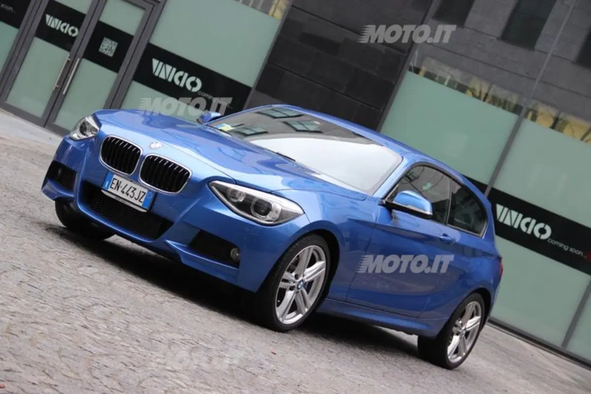 BMW Serie 1 3 porte (26)