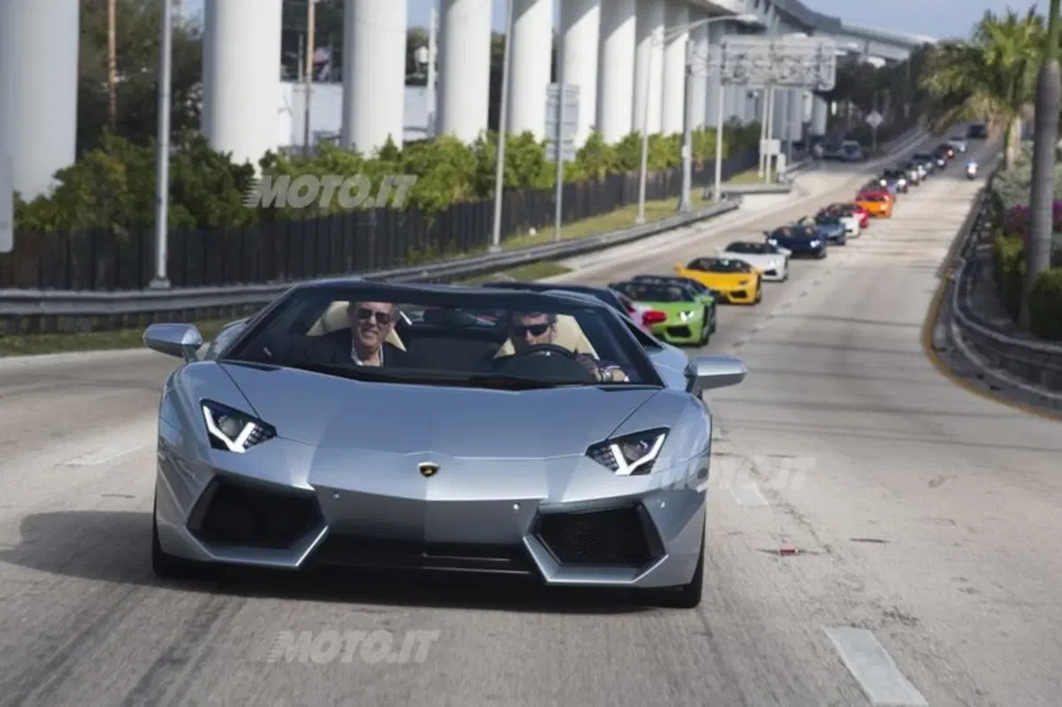 Lamborghini Aventador Roadster: a tutta velocità nell’aeroporto di Miami (4)