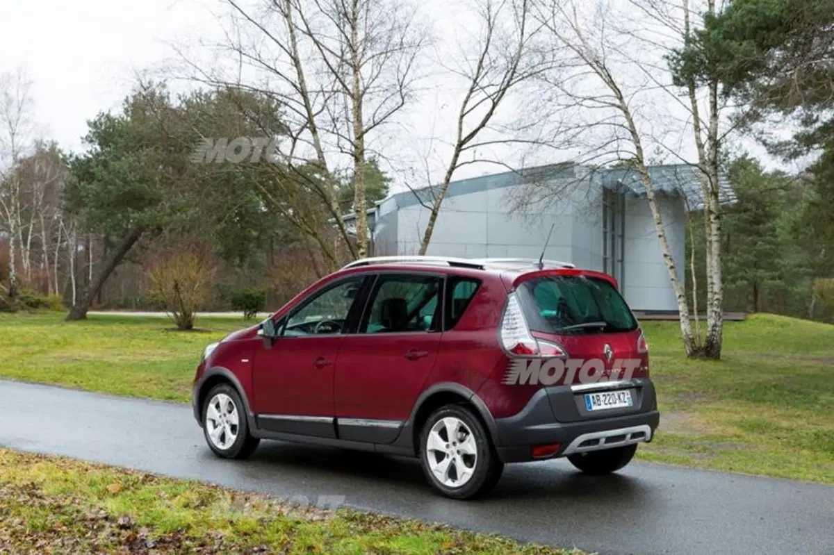 Renault Scénic XMOD Cross (3)