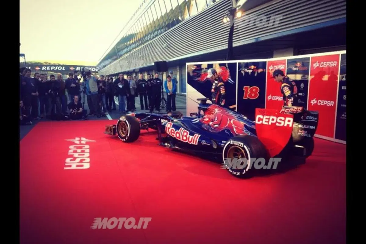Toro Rosso STR8: presentata la F1 2013