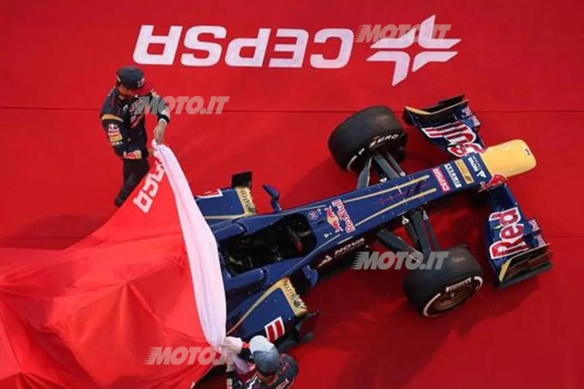 Toro Rosso STR8: presentata la F1 2013 (2)