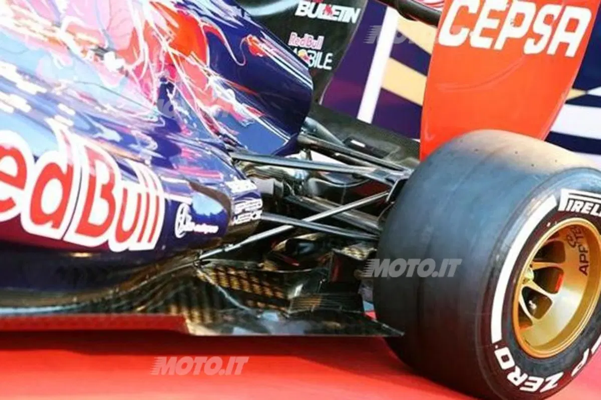 Toro Rosso STR8: presentata la F1 2013 (4)