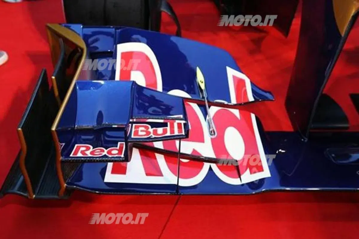 Toro Rosso STR8: presentata la F1 2013 (5)