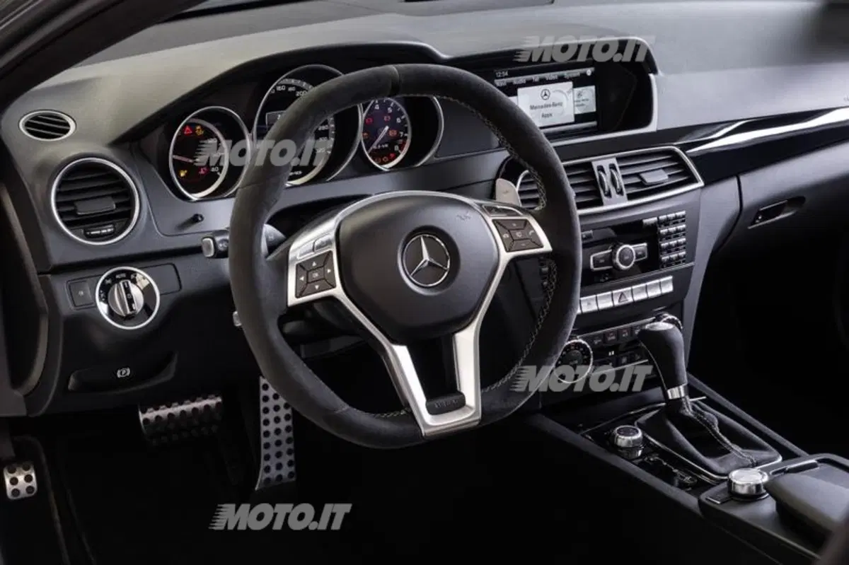 Mercedes-Benz C 63 AMG Edition 507 (14)