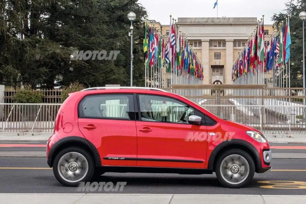 Volkswagen Cross up! (7)