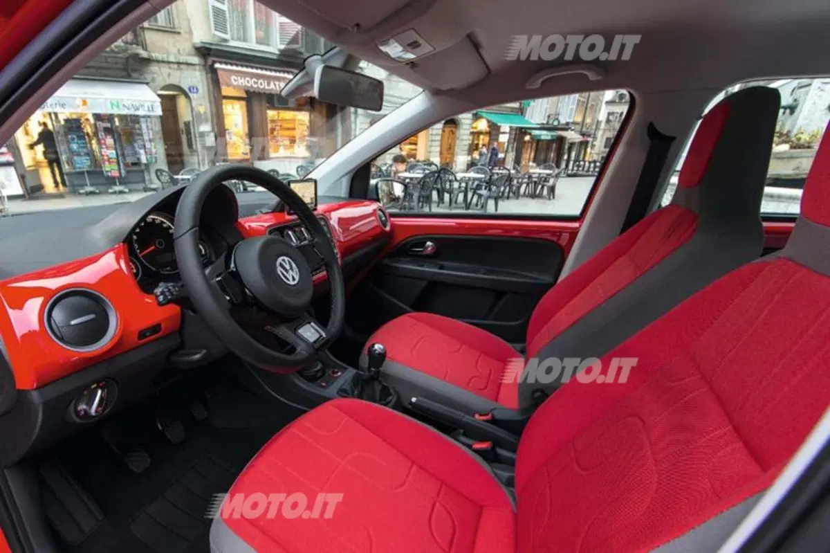 Volkswagen Cross up! (8)