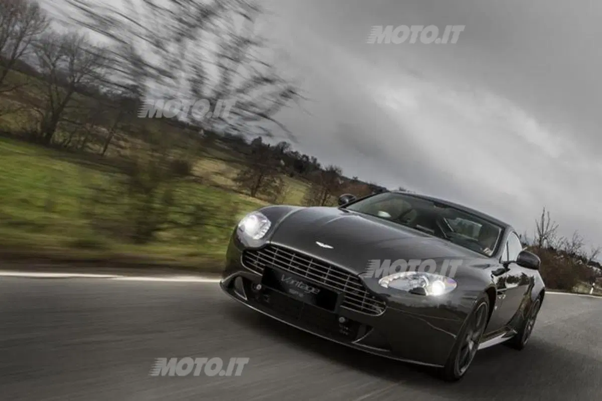 Aston Martin Vantage SP10