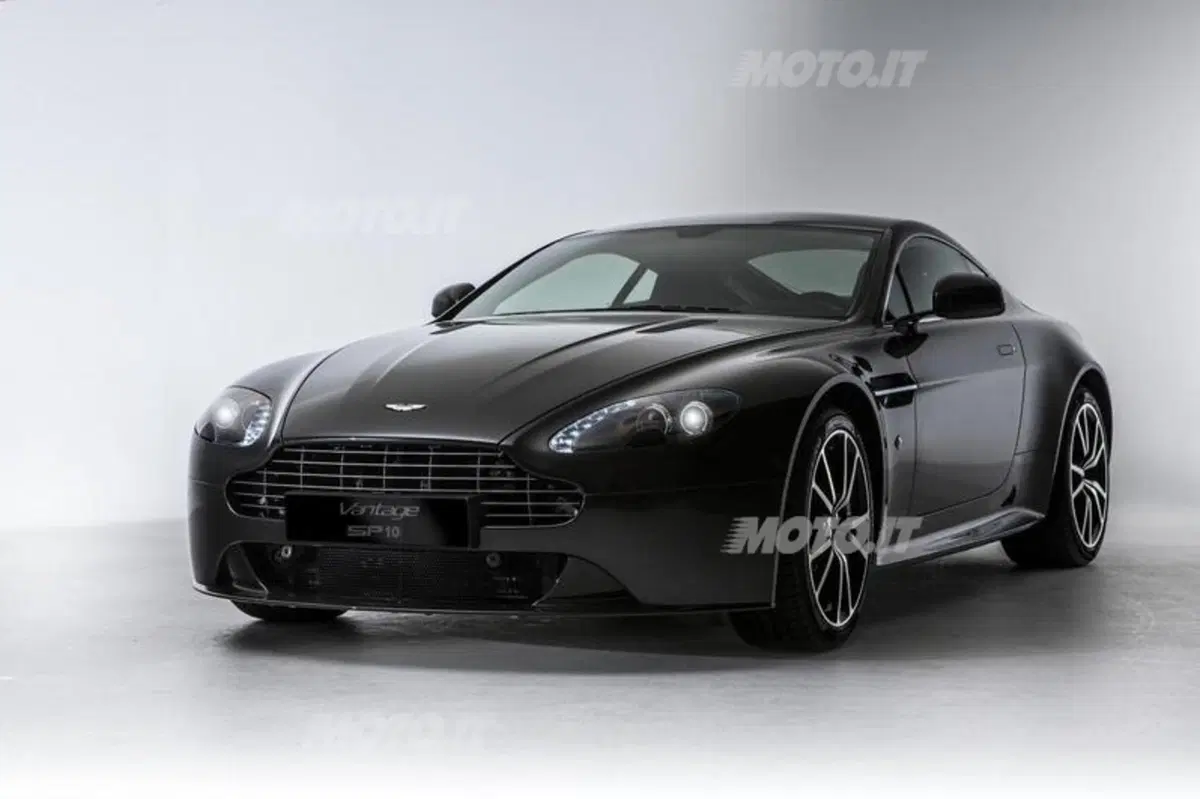 Aston Martin Vantage SP10 (3)