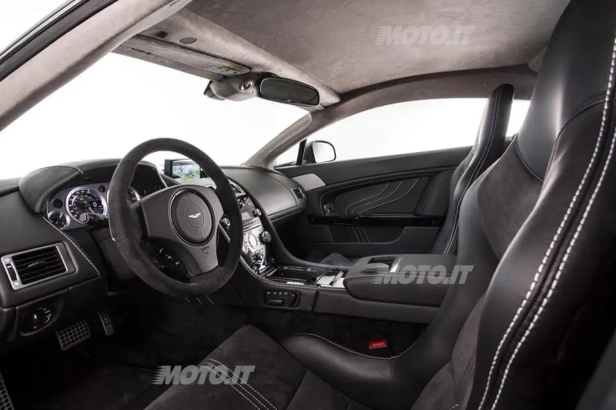 Aston Martin Vantage SP10 (6)