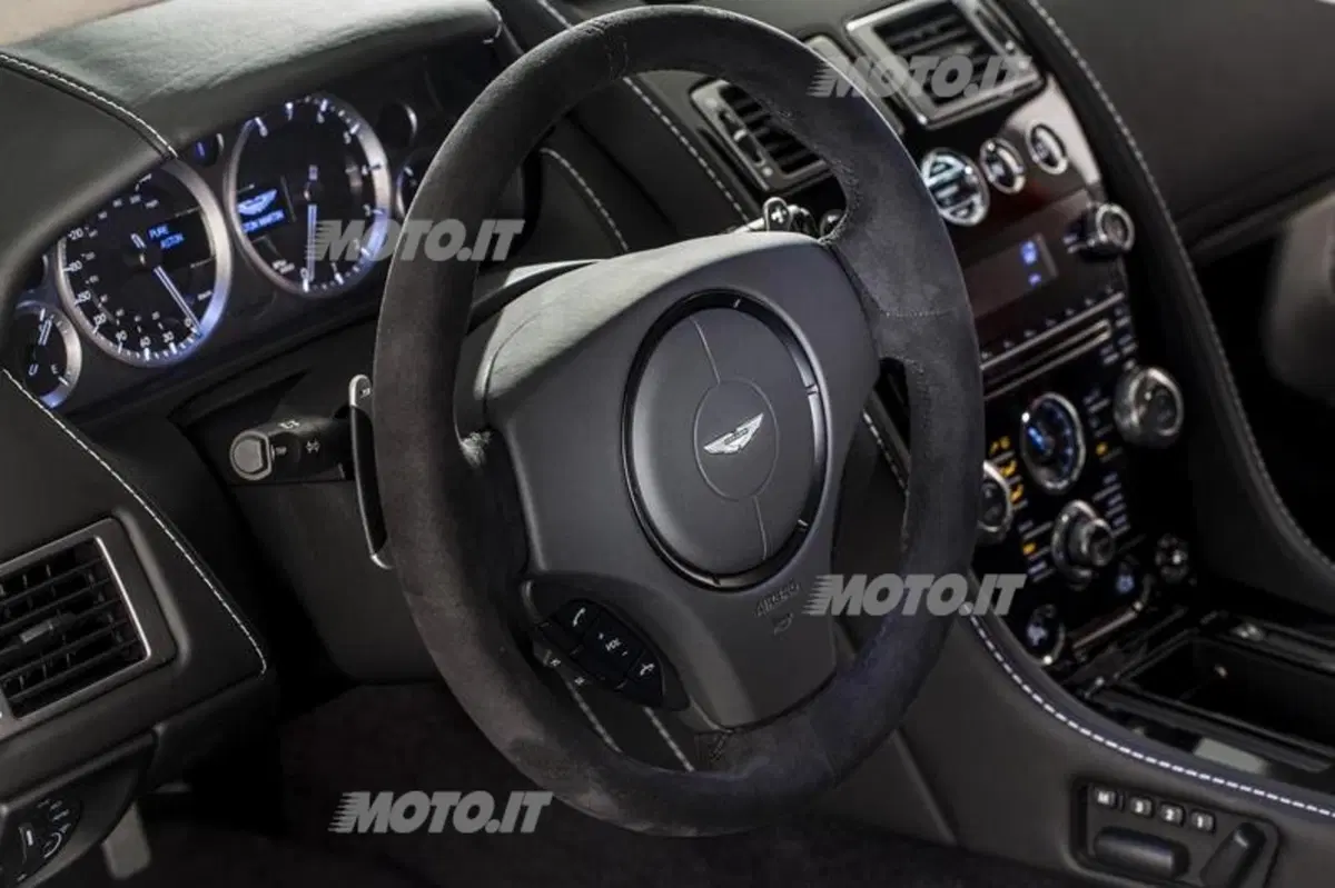 Aston Martin Vantage SP10 (9)