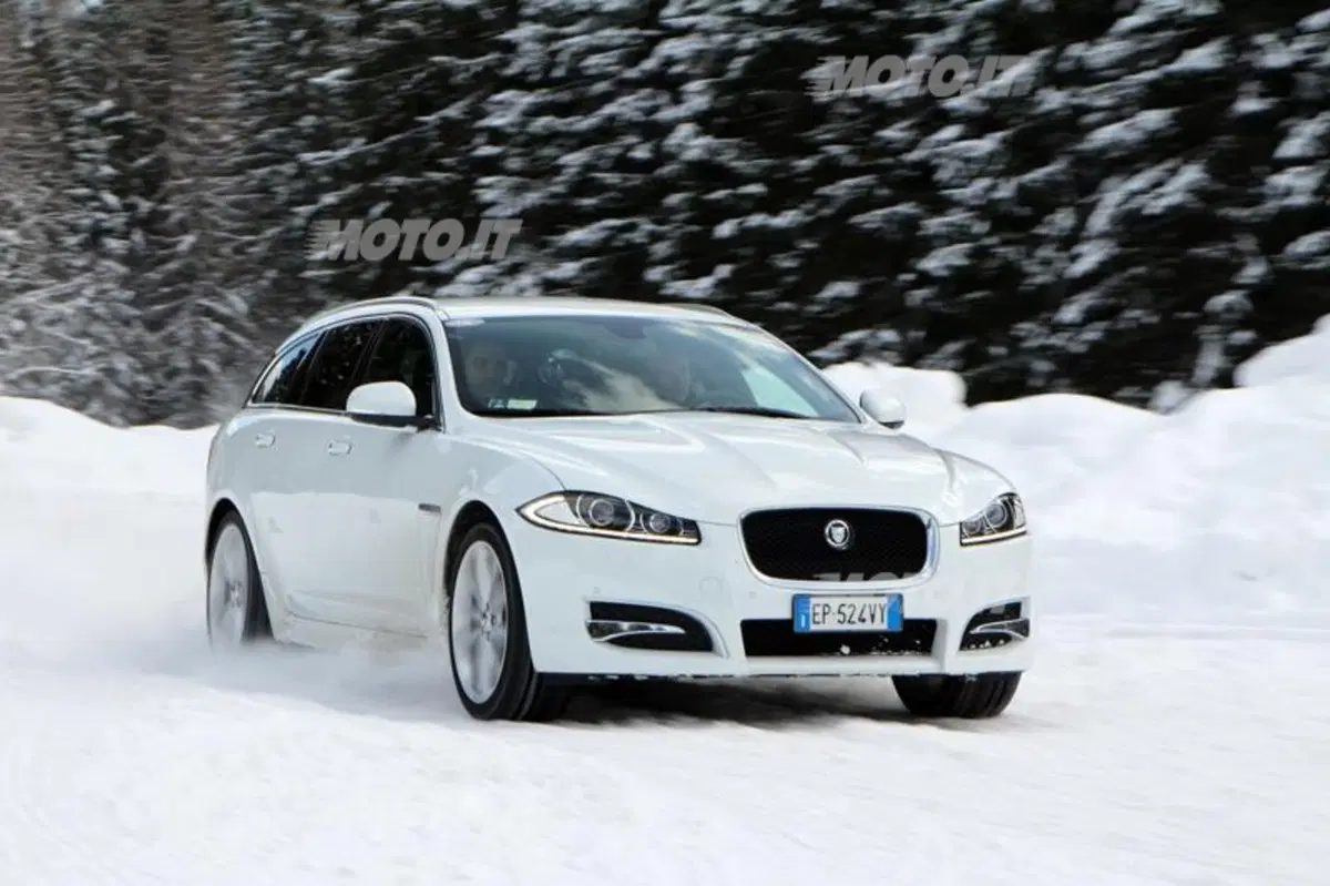 Jaguar XF Sportbrake (13)