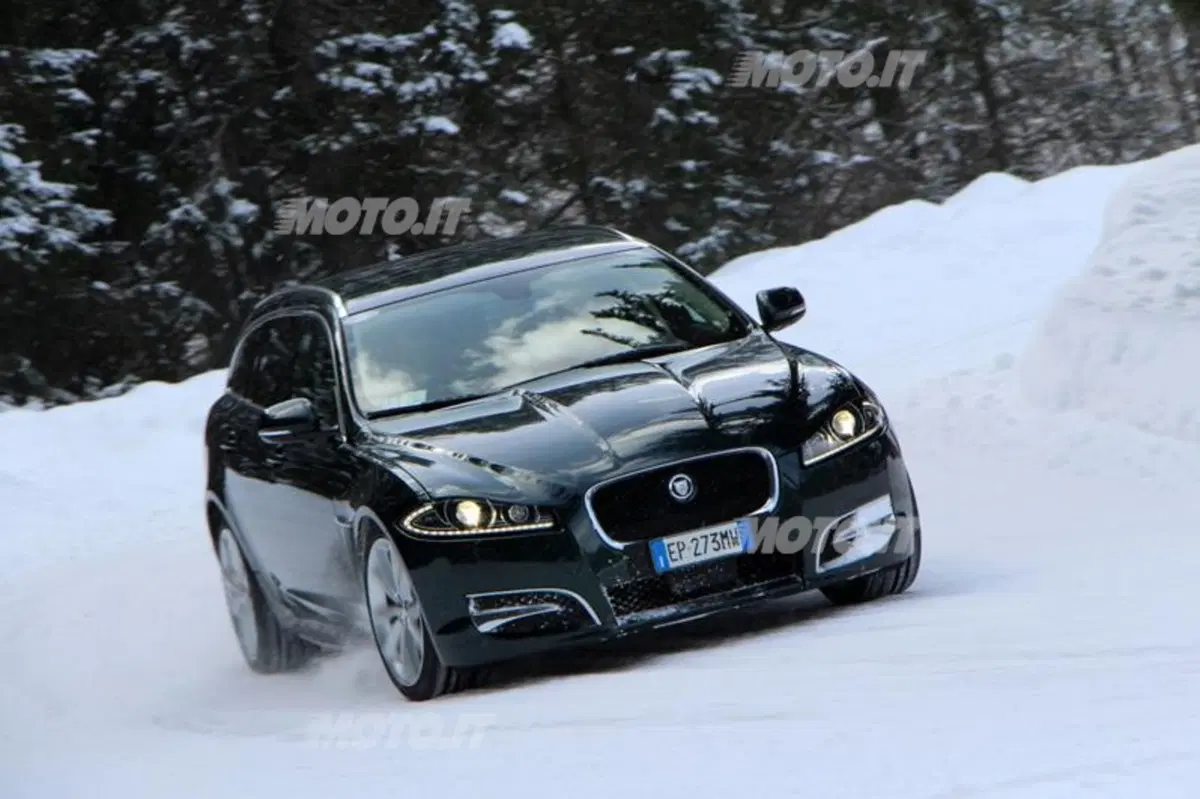 Jaguar XF Sportbrake (15)