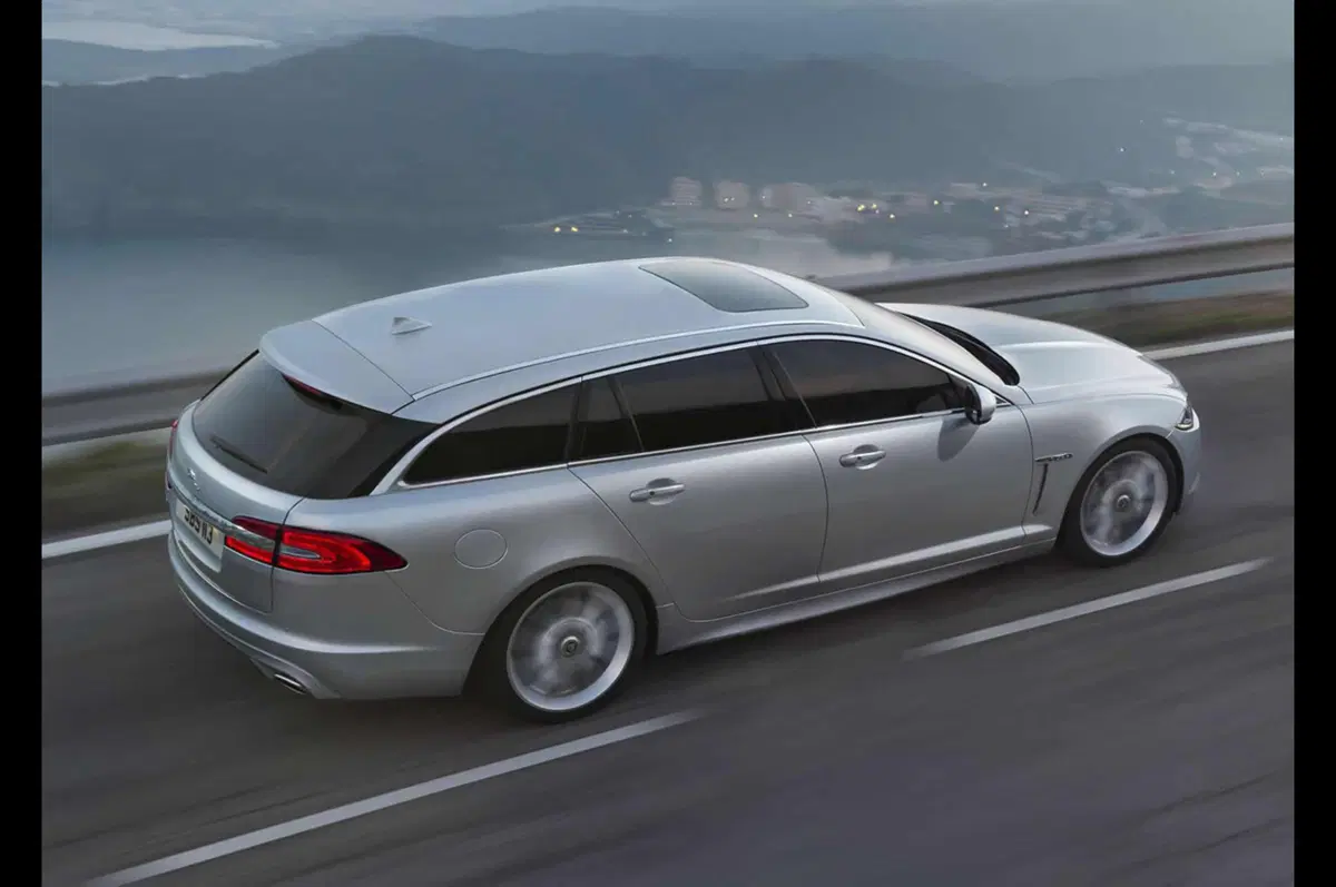 Jaguar XF Sportbrake (17)