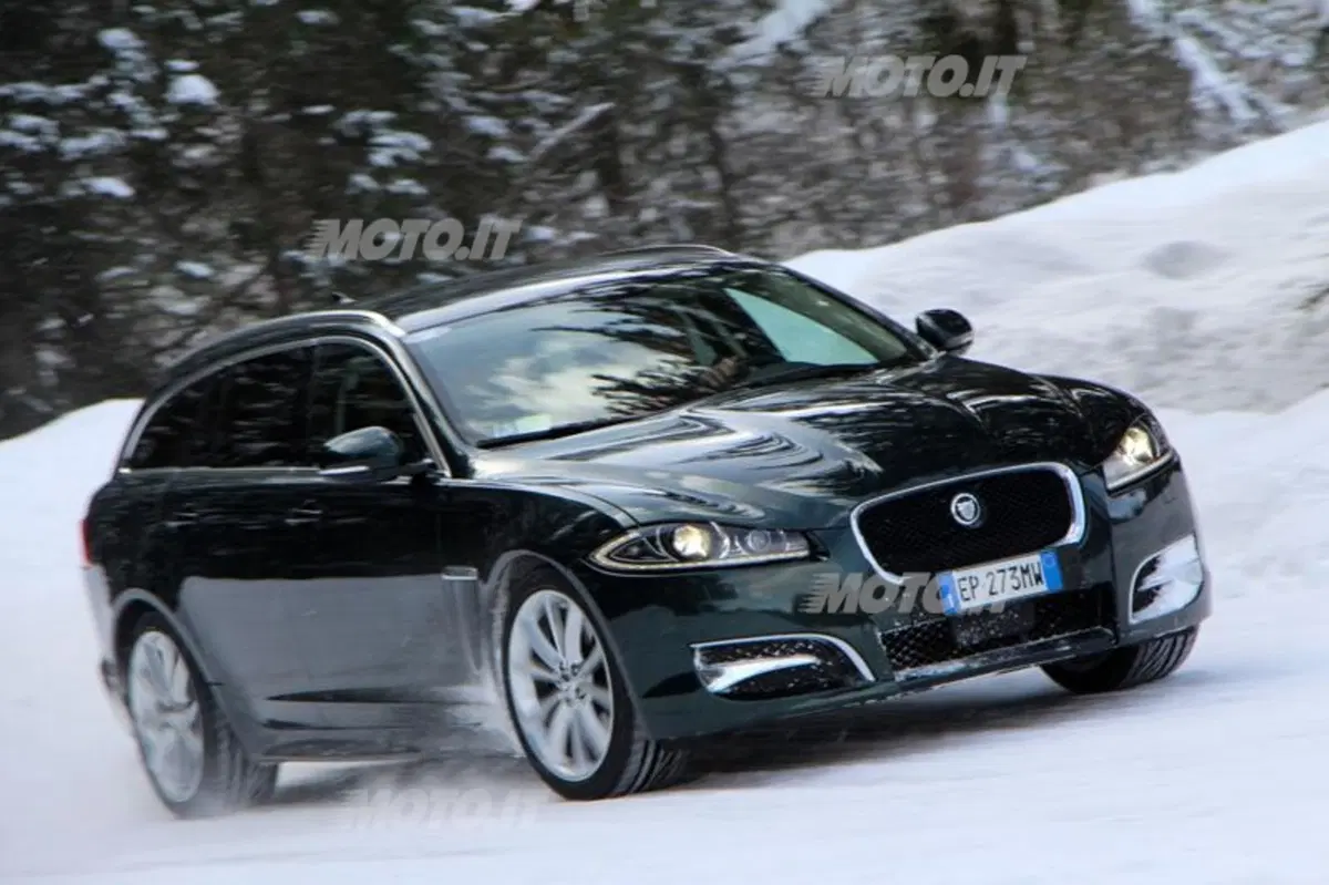 Jaguar XF Sportbrake (26)