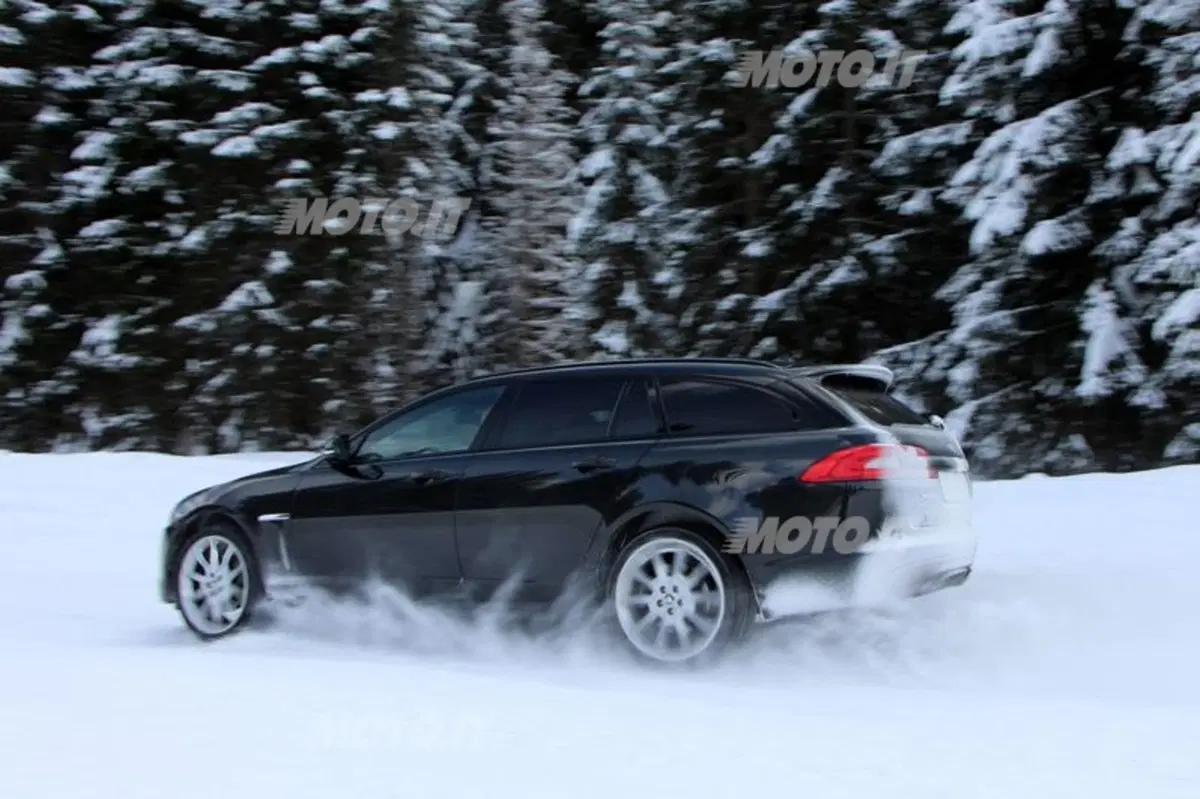 Jaguar XF Sportbrake (29)