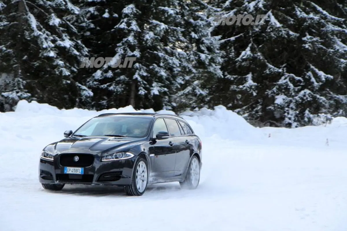 Jaguar XF Sportbrake (30)
