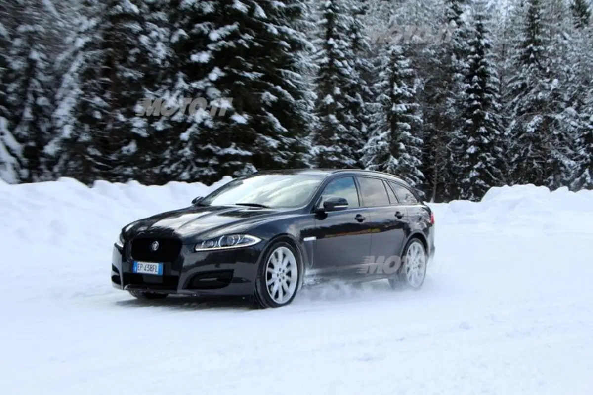 Jaguar XF Sportbrake (33)