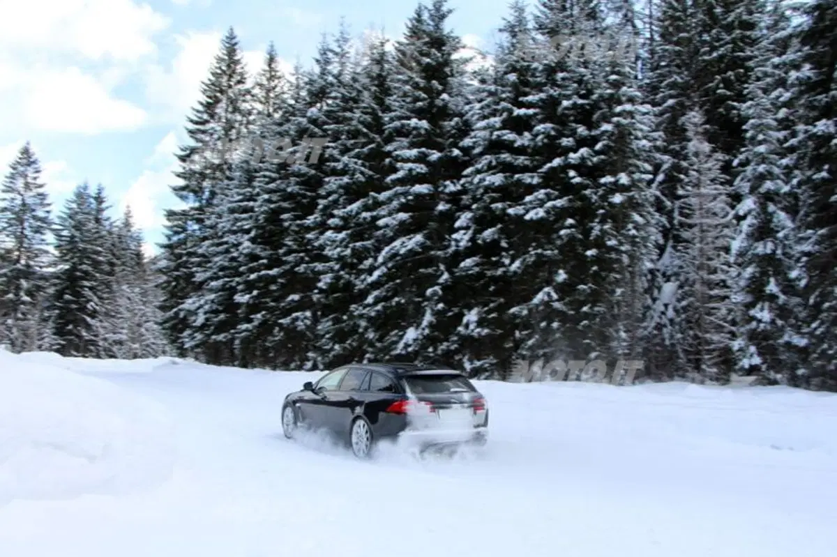 Jaguar XF Sportbrake (34)