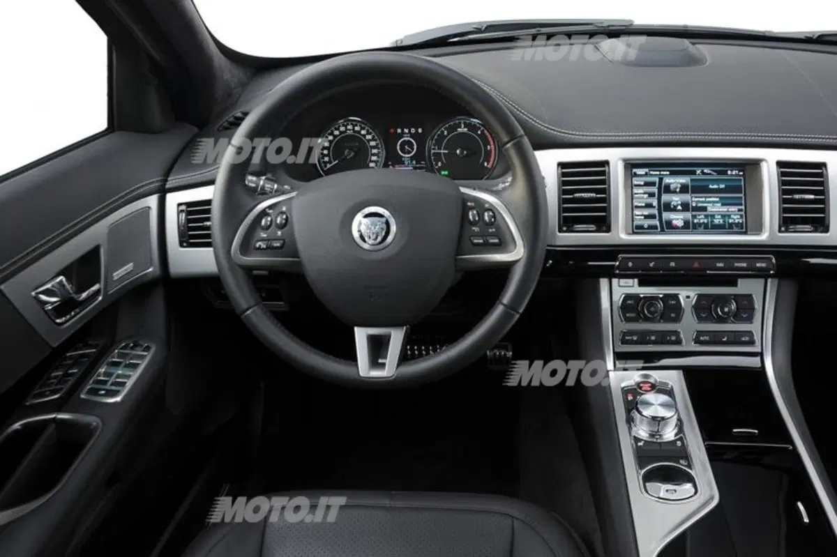Jaguar XF Sportbrake (56)