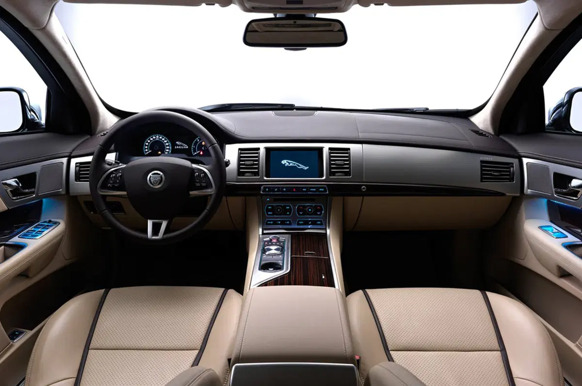 Jaguar XF Sportbrake (58)