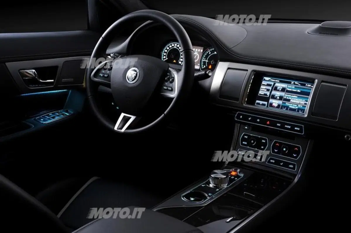 Jaguar XF Sportbrake (59)