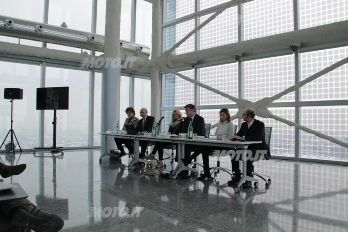 Mercedes-Benz: con “Novecento mai visto” arriva in Italia la Daimler Art Collection
