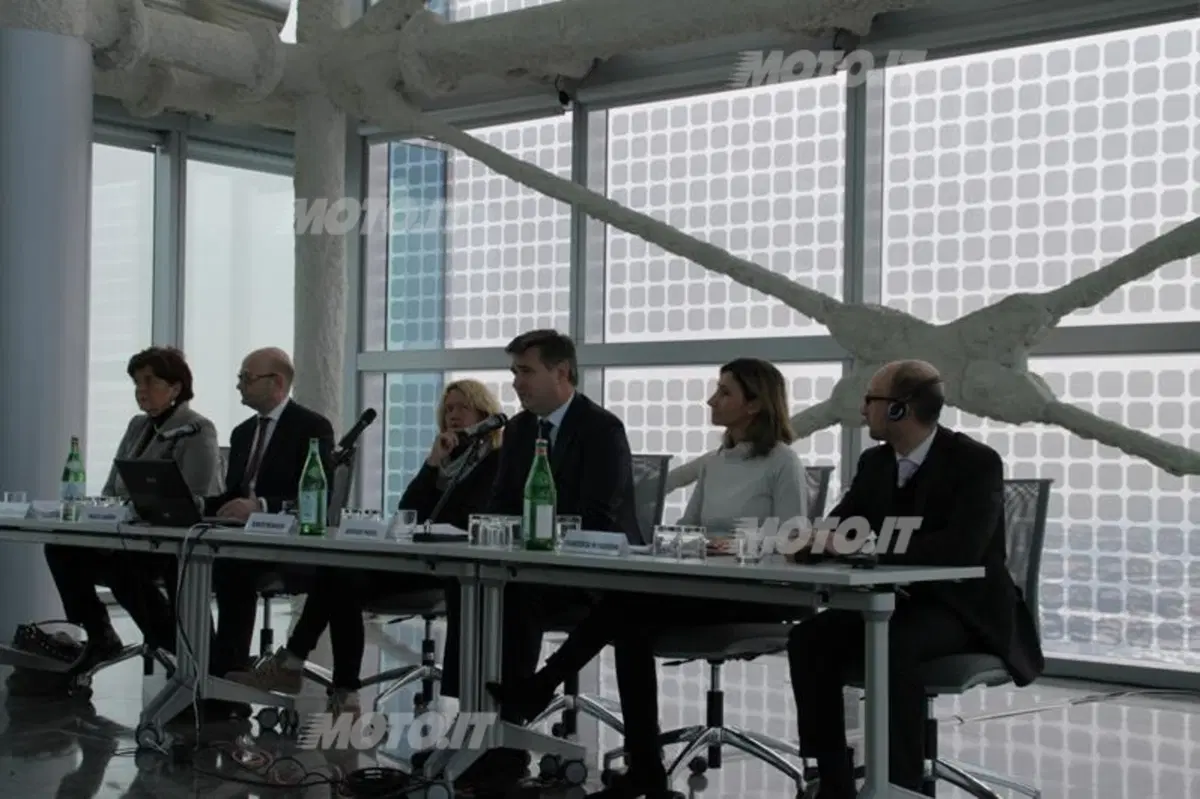 Mercedes-Benz: con “Novecento mai visto” arriva in Italia la Daimler Art Collection (2)