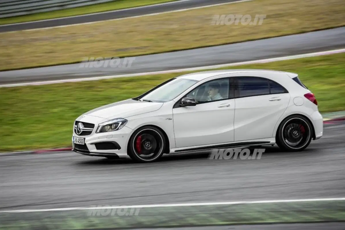 Mercedes-Benz A 45 AMG: 360 CV direttamente da Affalterbach (8)