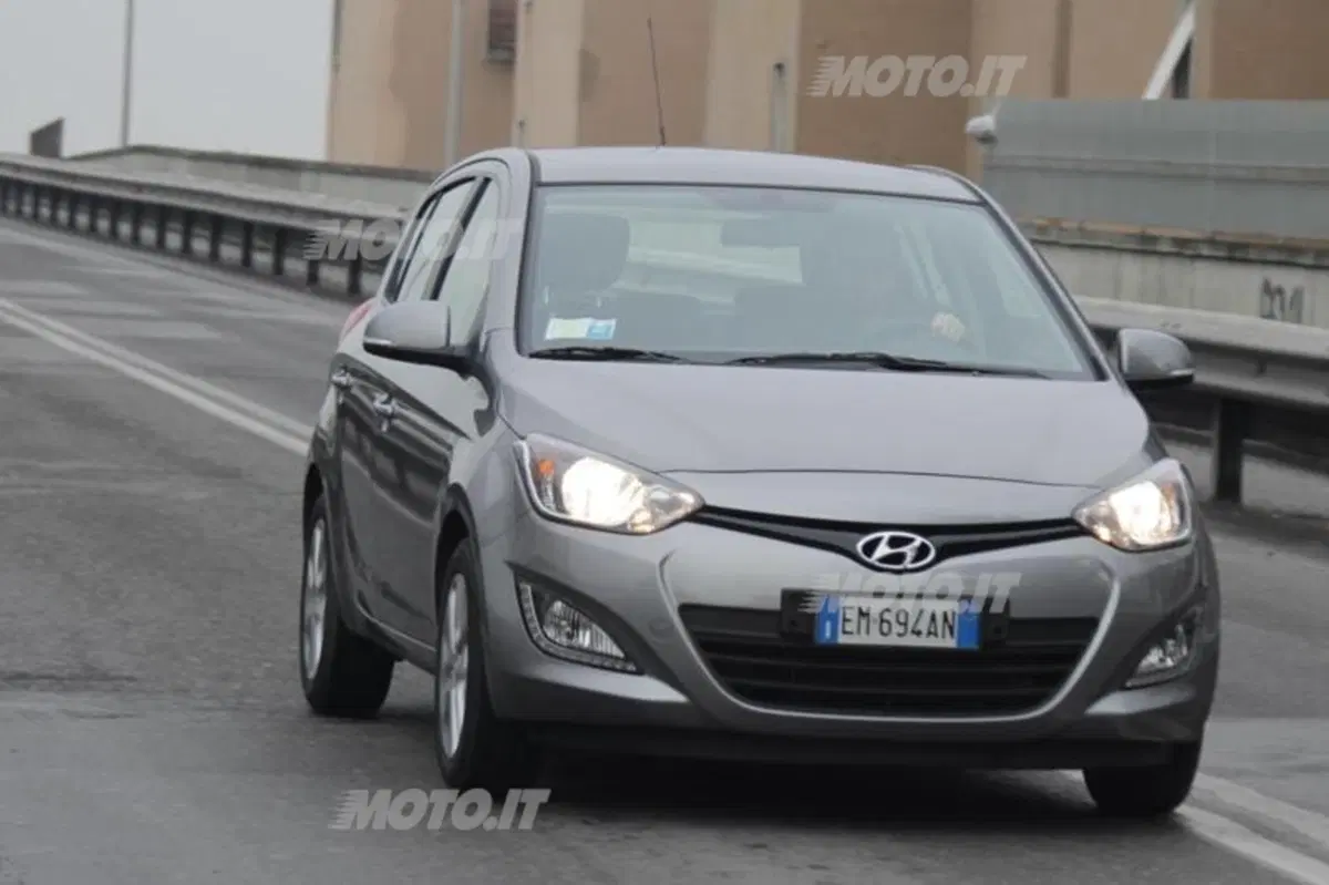 Hyundai i20 (2)