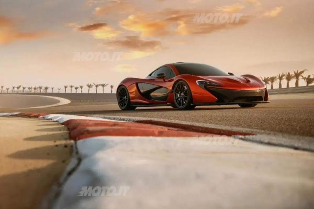 McLaren P1: le prime immagini del modello di serie (2)
