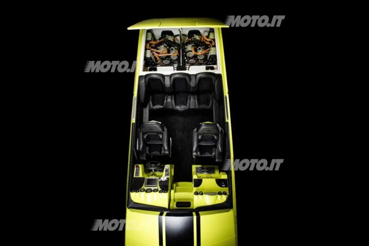 Mercedes-AMG e Cigarette Racing: presentato l’offshore elettrico più potente del mondo (6)