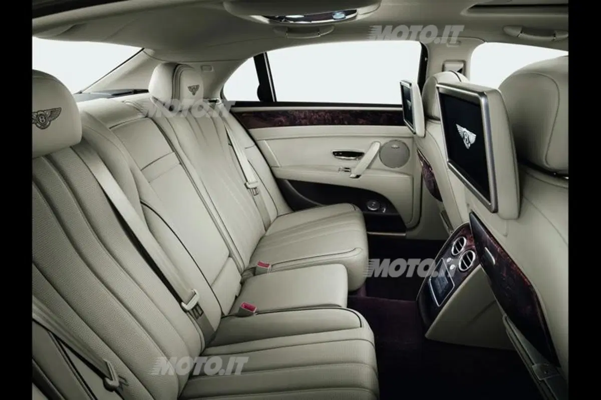 Nuova Bentley Flying Spur (12)