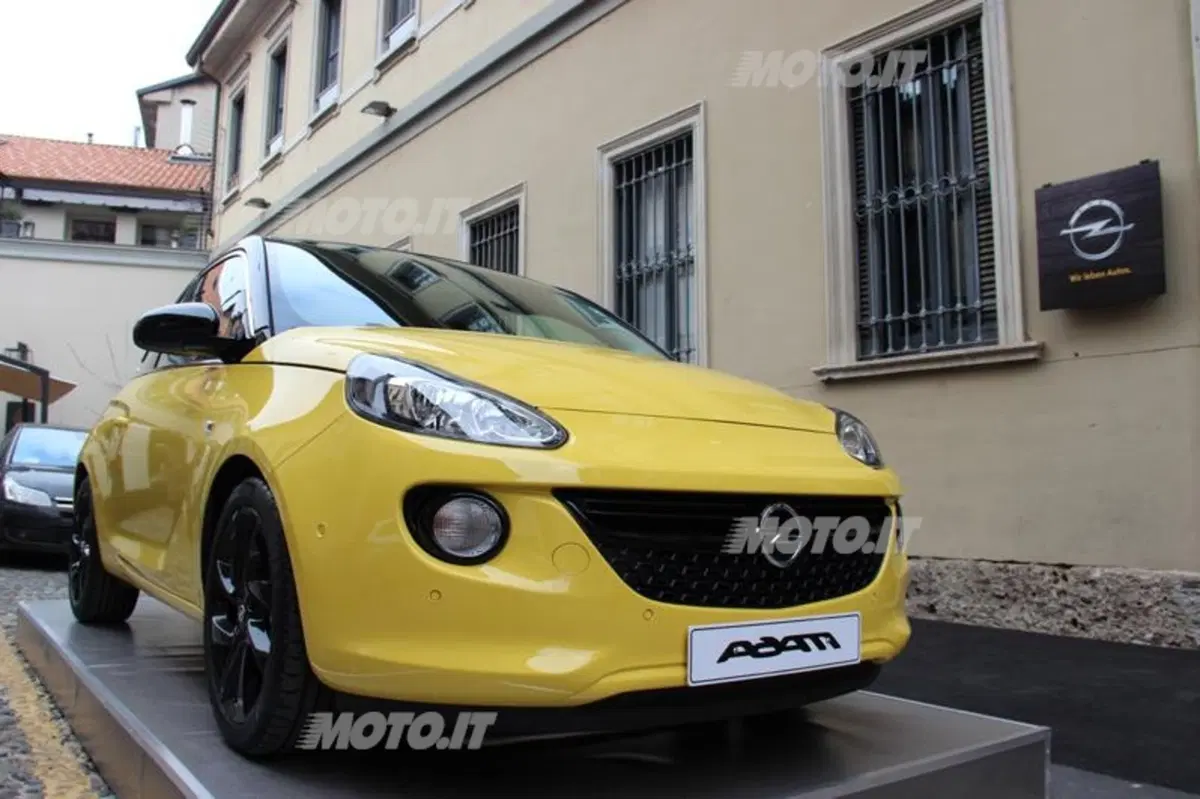 Valentino Rossi: sarà lui il testimonial della nuova Opel Adam (4)