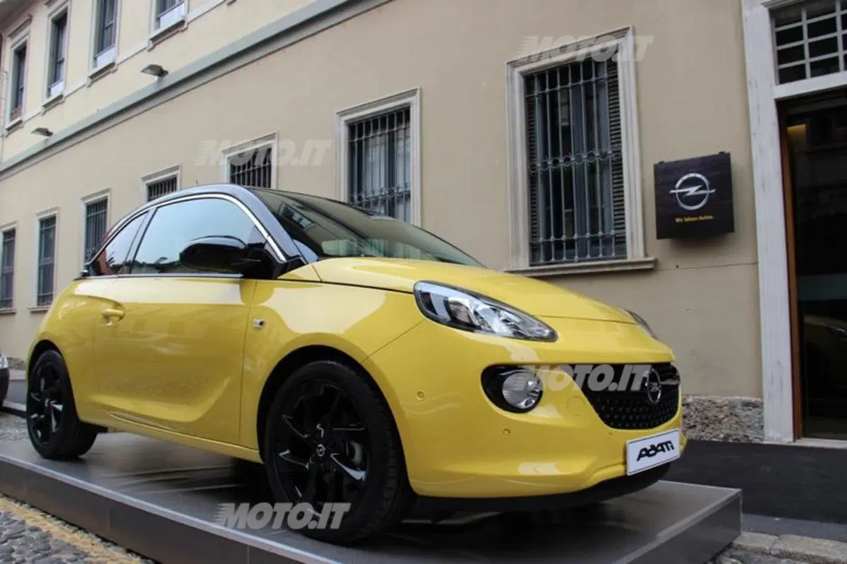 Valentino Rossi: sarà lui il testimonial della nuova Opel Adam (5)