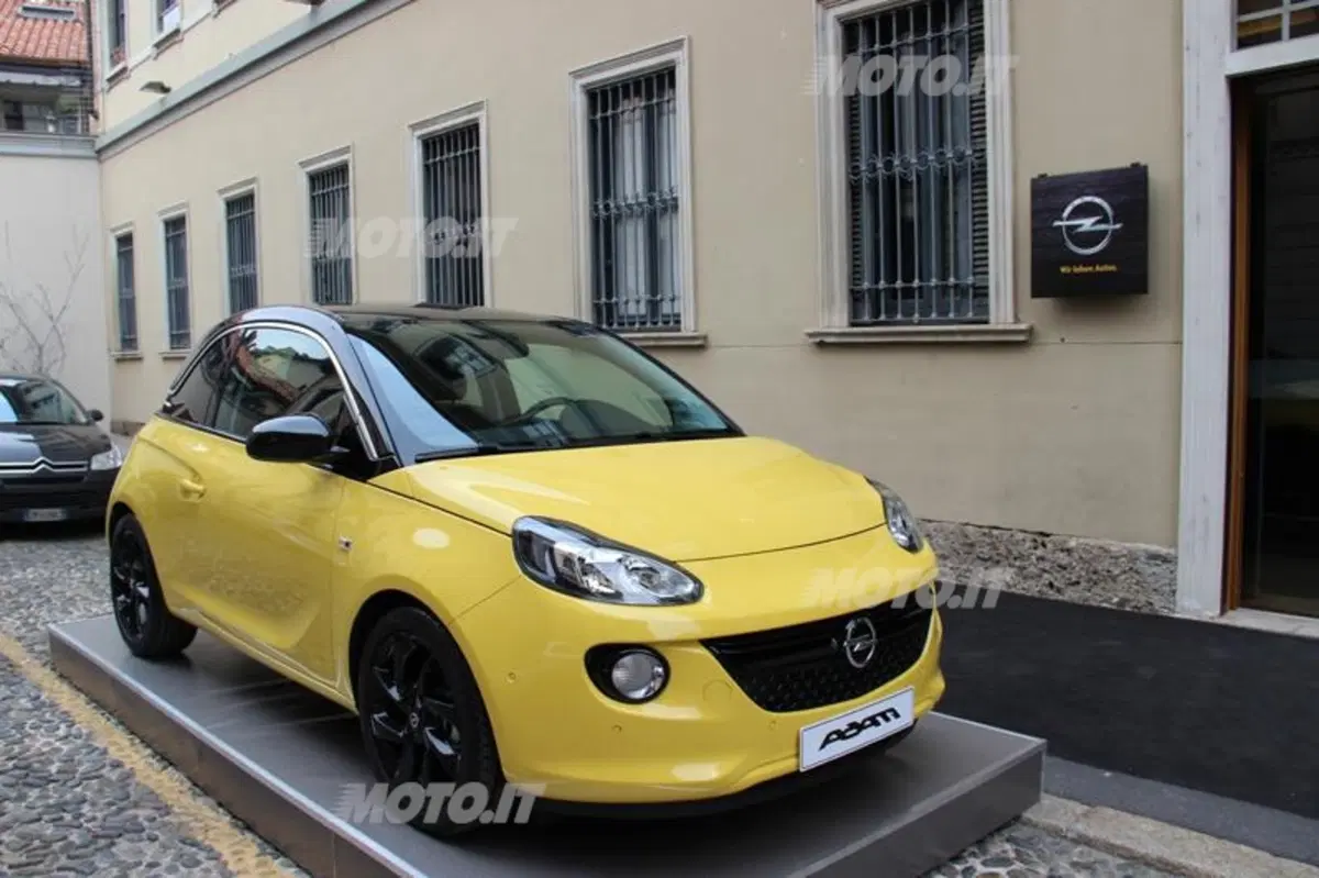 Valentino Rossi: sarà lui il testimonial della nuova Opel Adam (6)