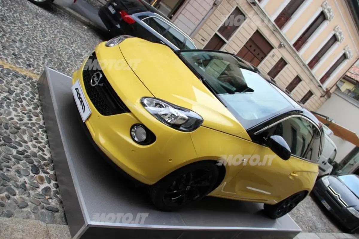 Valentino Rossi: sarà lui il testimonial della nuova Opel Adam (8)
