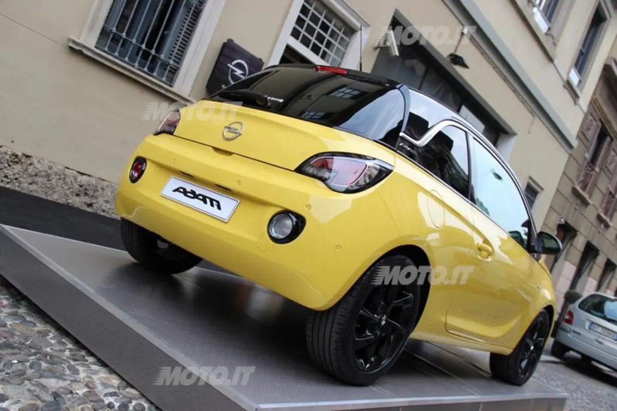 Valentino Rossi: sarà lui il testimonial della nuova Opel Adam (9)