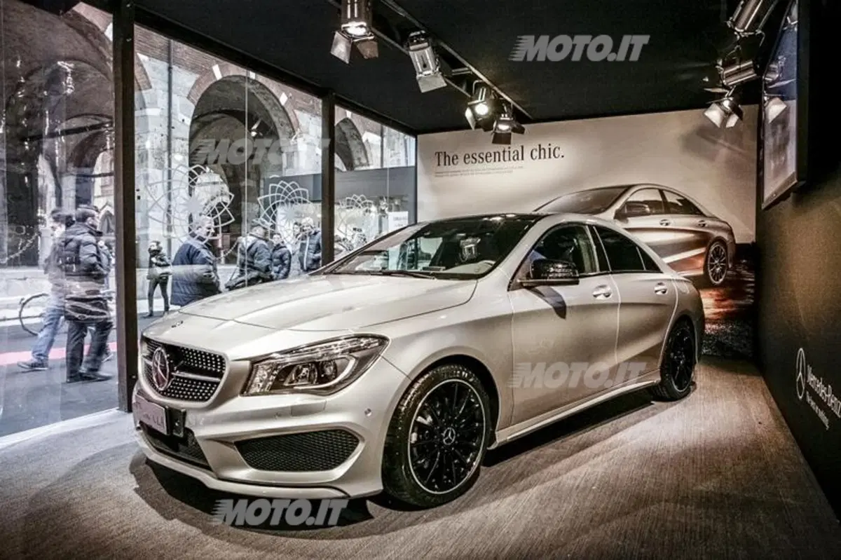 Mercedes-Benz CLA in anteprima europea a Milano moda 2013 (4)