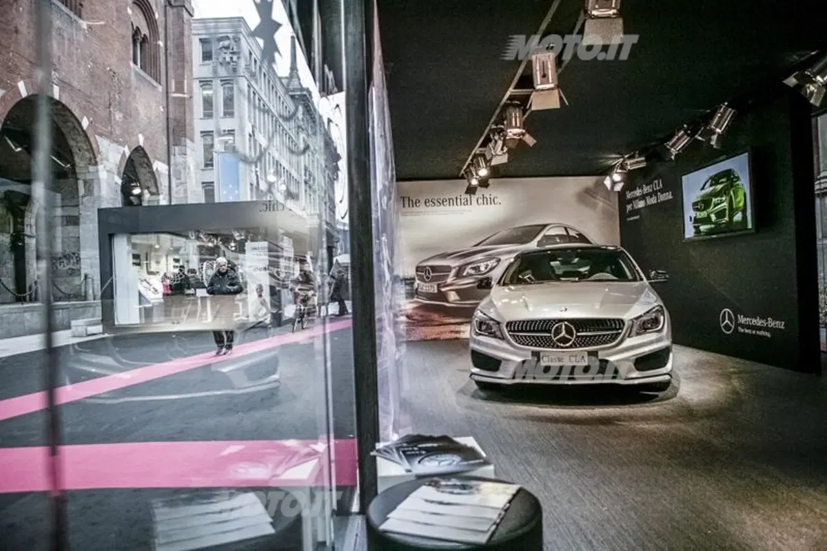 Mercedes-Benz CLA in anteprima europea a Milano moda 2013 (6)