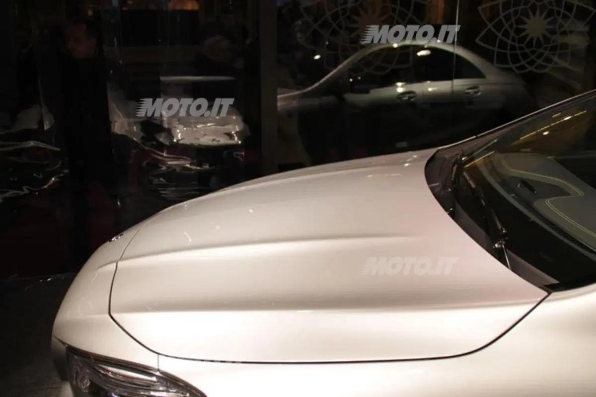 Mercedes-Benz CLA in anteprima europea a Milano moda 2013 (18)
