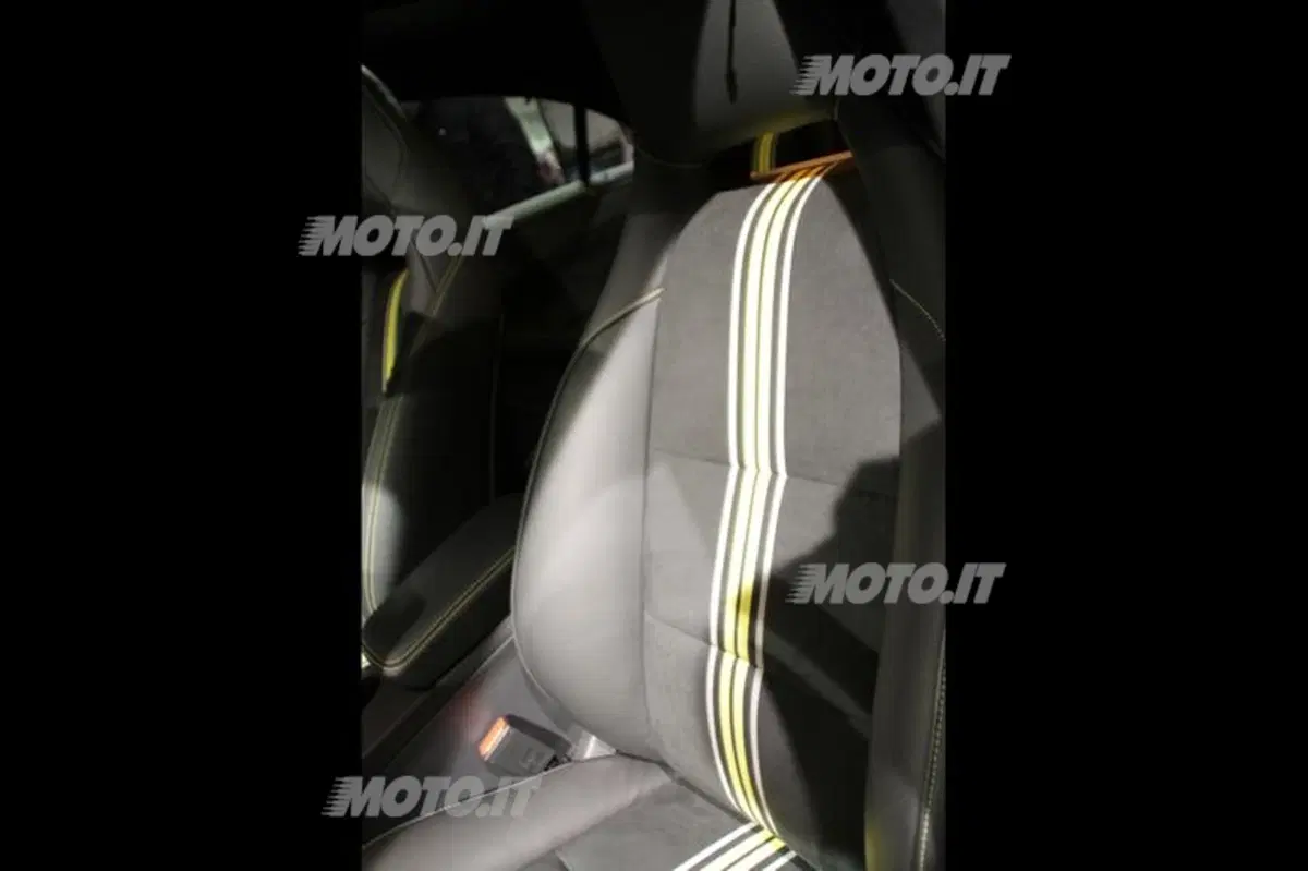 Mercedes-Benz CLA in anteprima europea a Milano moda 2013 (33)