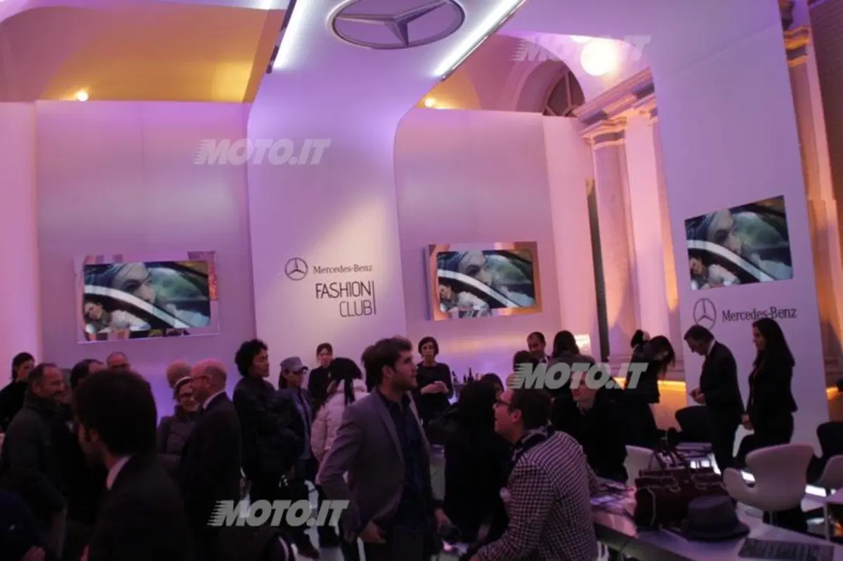 Mercedes-Benz CLA in anteprima europea a Milano moda 2013 (47)