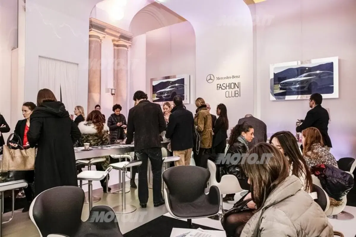 Mercedes-Benz CLA in anteprima europea a Milano moda 2013 (53)