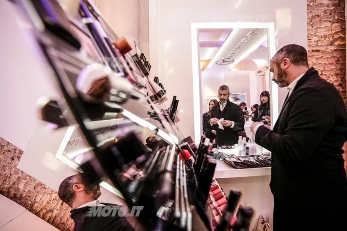 Mercedes-Benz CLA in anteprima europea a Milano moda 2013 (60)