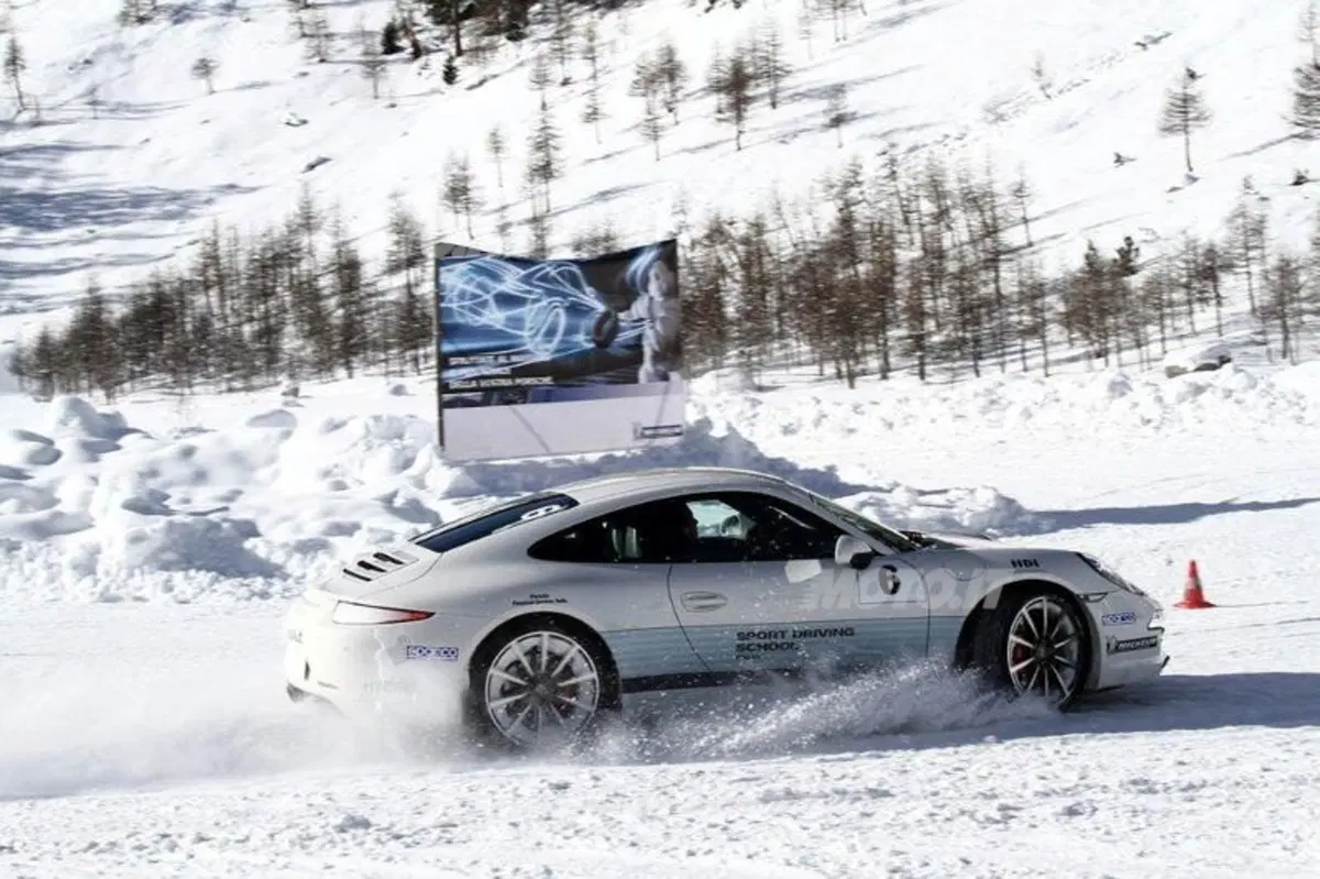 Porsche 911 Carrera S vs Carrera 4S (3)