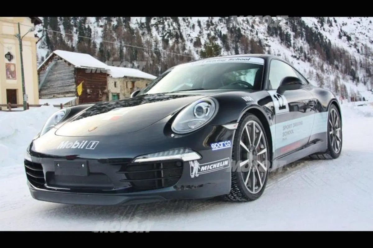 Porsche 911 Carrera S vs Carrera 4S (11)