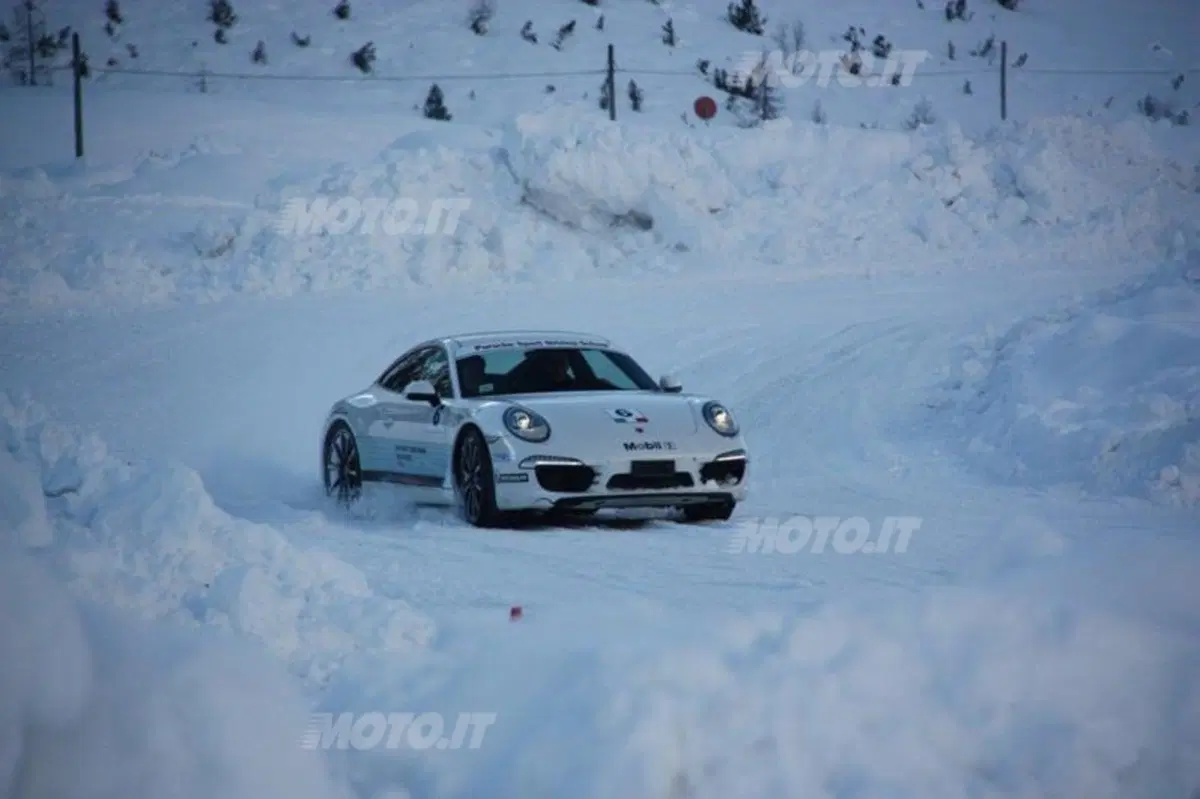 Porsche 911 Carrera S vs Carrera 4S (16)