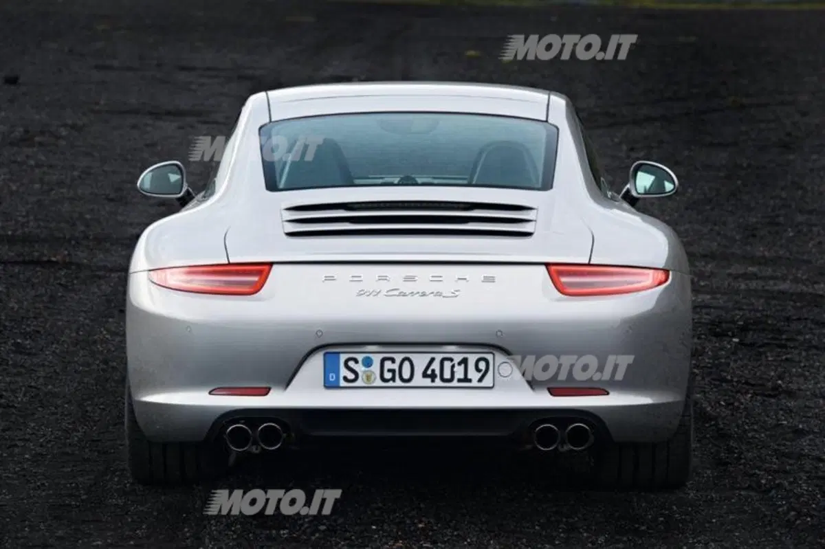 Porsche 911 Carrera S vs Carrera 4S (21)