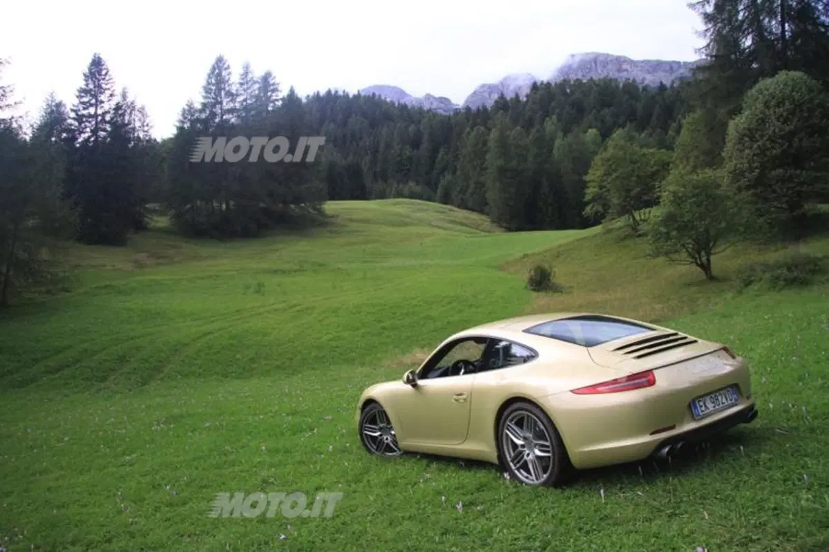 Porsche 911 Carrera S vs Carrera 4S (25)